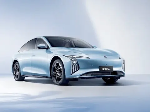 'Ông trùm' xe tải tại Việt Nam ra mắt xe điện giá hơn 400 triệu đồng: ngang cỡ Toyota Camry, đi Hà Nội-Quảng Trị chỉ trong 1 lần sạc