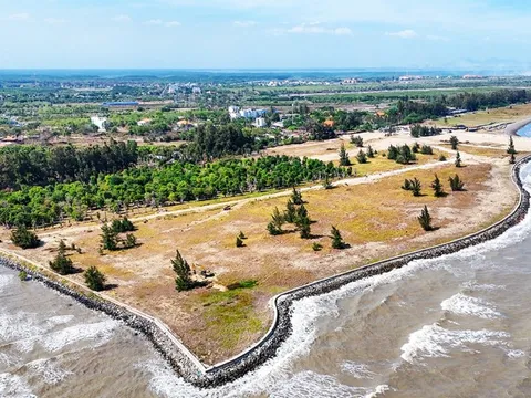 Thu ngân sách TP.HCM bằng 115,5% cùng kỳ, xây mới hơn 12,5 triệu m² sàn nhà ở