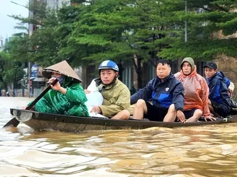 'Một tuần ba lần chạy lụt'