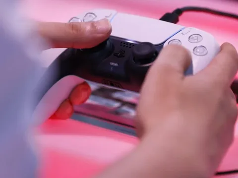 Vì sao hãng game không chặn nổi công cụ cheat