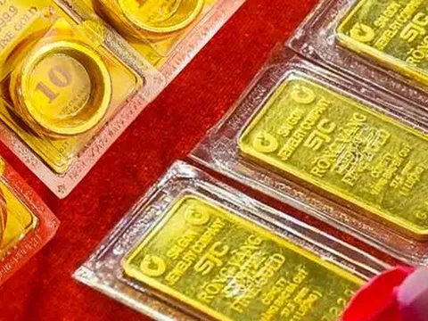 Ngày 4/11: Giá vàng SJC, vàng nhẫn đồng loạt giảm, chênh lệch giá mua, bán lên tới 3 triệu đồng/lượng