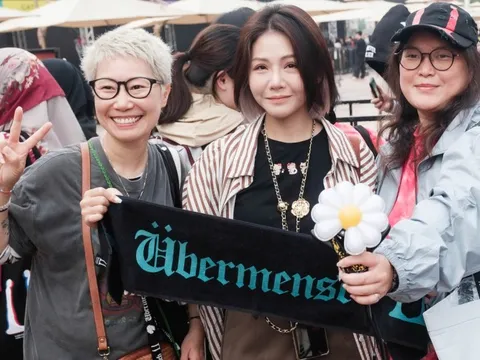 Fan quốc tế 'đu' G-DRAGON ở Hà Nội, tranh thủ ăn phở và bánh mì, uống cà phê sữa đá