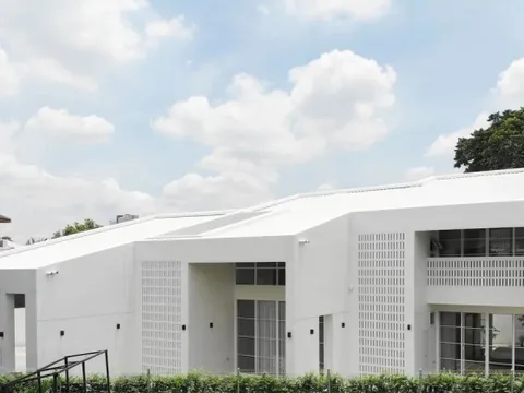 Giải pháp 'xoay nghiêng' nhà giúp không gian luôn thoáng mát