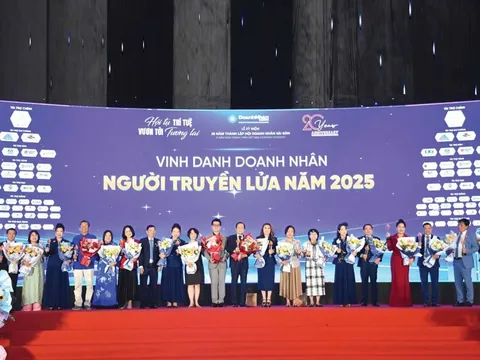 “Người truyền lửa”: Lan tỏa tri thức, gìn giữ niềm tin