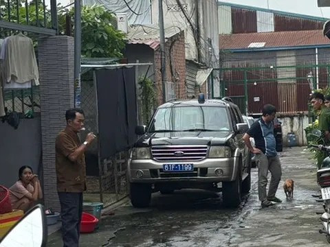 Cơ quan chức năng TP HCM đến hiện trường "khu nhà xây trên đất người khác"