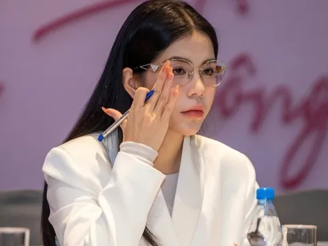 Shop Hằng Du Mục mở lại, bán táo Tân Cương sắp hết hạn