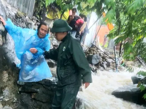 Khánh Hòa cảnh báo lũ khẩn cấp, địa phương tổ chức sơ tán dân vùng xung yếu