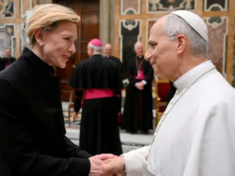 Giáo hoàng gặp các sao Hollywood, cảnh báo sự suy giảm phòng vé