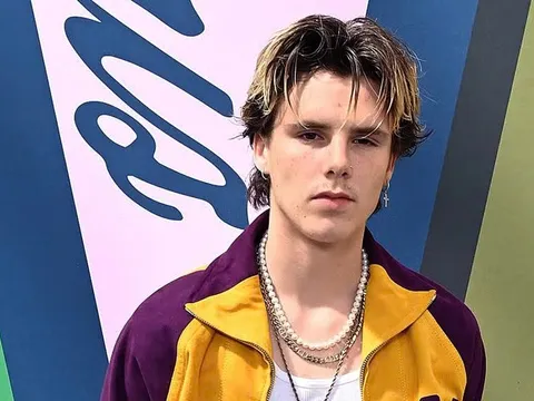 Con trai út nhà Beckham bị tước giấy phép lái xe