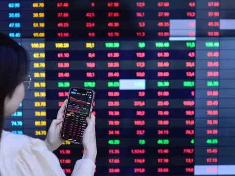VN-Index tăng liên tiếp, dòng tiền vào chứng khoán vì đâu vẫn 'dè chừng'?