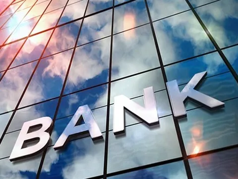 Toàn cảnh ngành ngân hàng 9 tháng 2025: Lợi nhuận, tín dụng bứt tốc, NIM mỏng và áp lực huy động vốn gia tăng