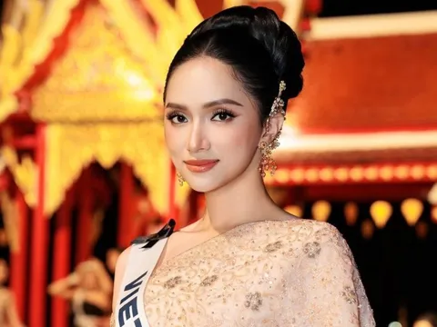 Hương Giang có thành tích đầu tiên trước bán kết Miss Universe