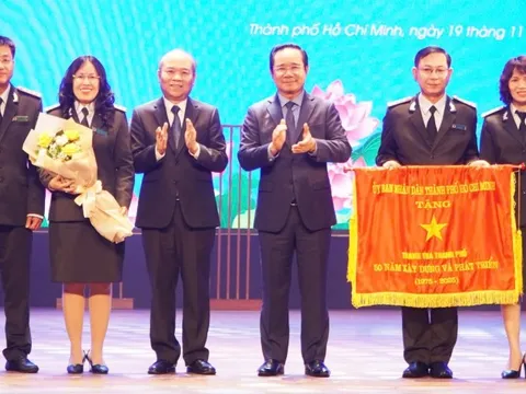 Thanh tra TP.HCM nhận Huân chương Lao động hạng nhất