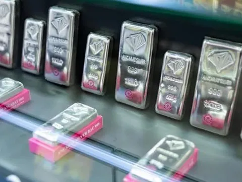 Giá bạc giảm sau báo cáo việc làm của Mỹ