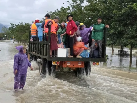 Lãnh đạo xã Hòa Thịnh lên tiếng về thông tin mạng xã hội nói 'lũ làm hàng trăm người chết'