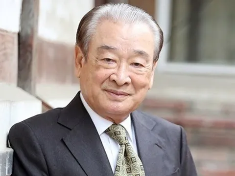 Cố nghệ sĩ Lee Soon Jae nhận Huân chương Văn hóa hạng Kim quan Hàn Quốc