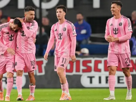 Tại sao Inter Miami của Messi lại mặc áo hồng?