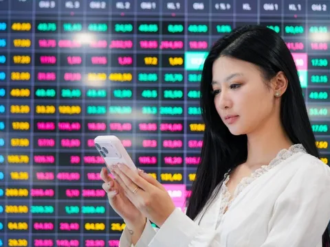 VN-Index lội ngược dòng, gần 500 mã tăng giá