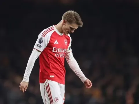 Biến lớn: Băng đội trưởng Arsenal sắp đổi chủ?