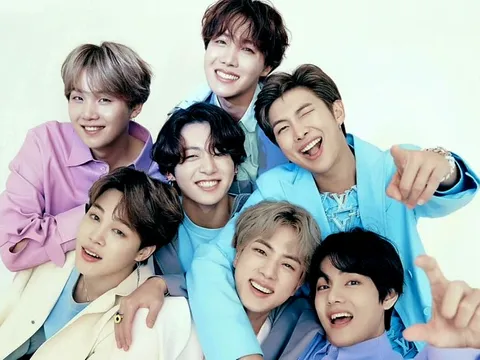 Jungkook lần đầu xuất hiện sau ồn ào tình cảm trong livestream của BTS