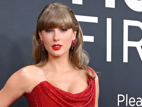 Taylor Swift và 10 khoảnh khắc thời trang ấn tượng nhất 2025