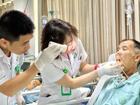 Bộ Y tế đang nghiên cứu nâng lương khởi điểm cho bác sĩ