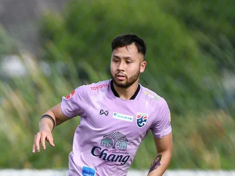 Cầu thủ Thái Lan bất ngờ xuất gia dù đang thi đấu