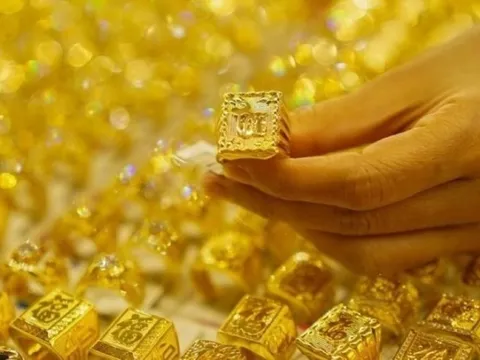 Chiều 25/12: Giá vàng nhẫn, vàng miếng giảm