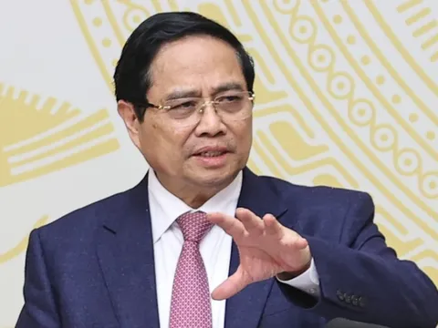 Thủ tướng: Khẩn trương lập trung tâm giao dịch bất động sản và quyền sử dụng đất