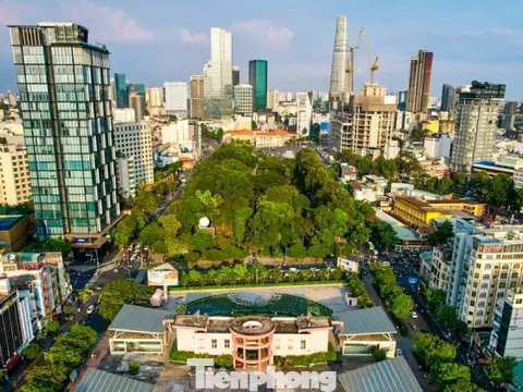 Cận cảnh sân khấu giữa trung tâm TPHCM sắp thành bãi giữ xe metro