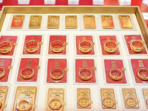 Ngày 1/1: Giá vàng thế giới giảm kỷ lục, vàng trong nước giảm tới 2 triệu đồng/lượng