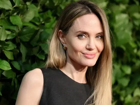 Angelina Jolie rao bán biệt thự triệu đô, rời Mỹ sau nhiều năm sóng gió