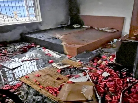 Cháy nhà kèm tiếng nổ, 3 người thương vong, hiện trường có nhiều xác pháo