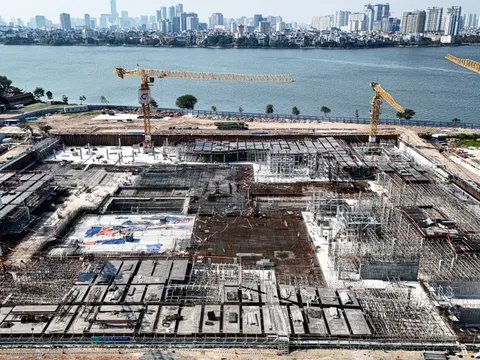 Cảnh tất bật bên trong công trường Nhà hát Opera hơn 12.000 tỉ ven hồ Tây
