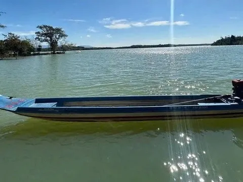 Đi câu cá, hai thiếu niên trôi dạt hơn 40km trên lòng hồ thủy điện Sê San 4