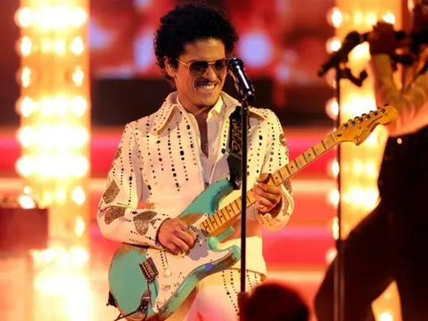 Bruno Mars trở lại với album 'The romantic' sau gần một thập kỷ