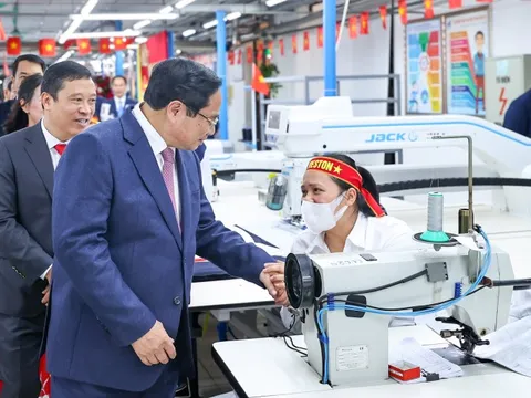 Thủ tướng: Từ nước thiếu ăn thiếu mặc, Việt Nam xuất khẩu gạo và dệt may hàng đầu thế giới